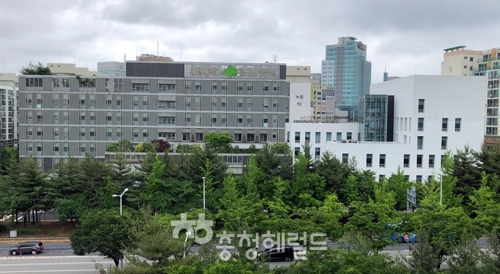 대전대 둔산한방병원 전경. 사진 오른쪽 흰색 외벽의 건물을 최근 신축했다.[사진=연합뉴스]