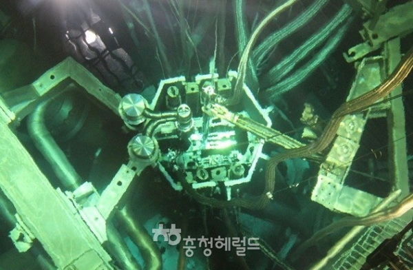 지난 2014년 7월 전력계통의 문제가 생겨 작동이 중단됐던 한국원자력연구원의 다목적 연구용로인 하나로가 지난해 12월5일 재작동된 모습[사진= 헬로디디 켑처]