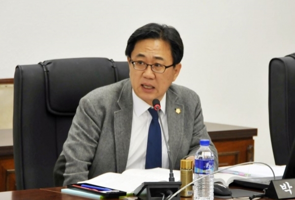 박찬근 대전 중구의원(사진)이 11일 더불어민주당을 탈당했다.