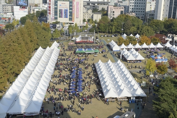 지난해 서대전공원에서 열린 대전칼국수축제.
