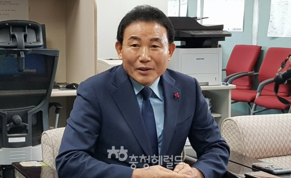 박용갑 대전 중구청장이 6일 내년 총선에 불출마한다고 선언했다.