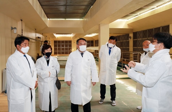 대전시의회 원자력안전특위는 30일 한국원자력연구원 세슘 누출 시설을 현장 방문했다.