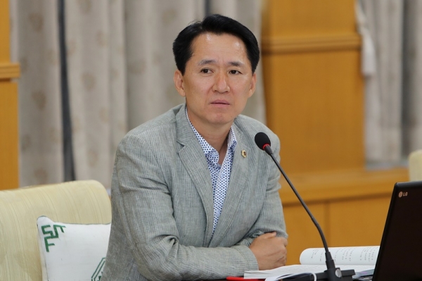 권중순 대전시의원이 25일 오후 열린 더불어민주당 의원총회에서 8대 후반기 의장 후보로 선출됐다.