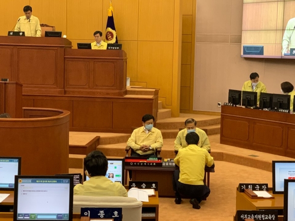 3일 대전시의회 의장선거에서 권중순 시의원이 과반수를 얻지못해 1차 선거에서 무효처리됐다.