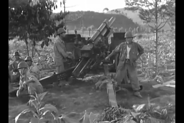 박격포 발사하는 국군 병사(1950년 7월 17일)