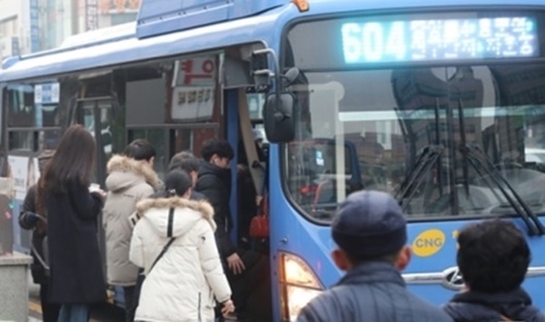 대전 시내버스와 택시 운수종사자도 8일부터 코로나19 진단검사가 실시된다.