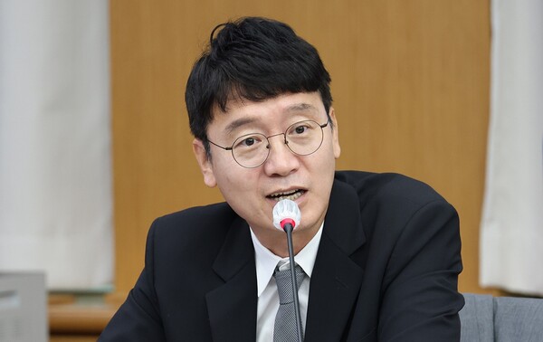국민의힘 김웅 의원이 20일 대전시청에 열린 대전시와 세종시에 대한 국정감사에서 발언하고 있다. [충청헤럴드 박정하 기자 / 자료 제공 대전시]